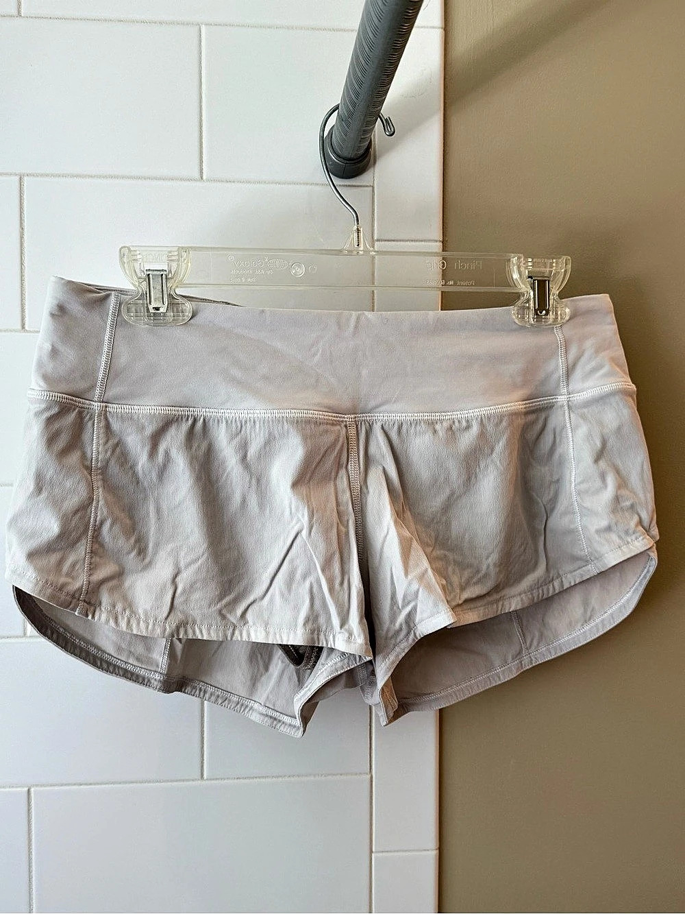 lululemon Speed Up Mid-Rise Lined Short 2.5" White Athletic Shorts